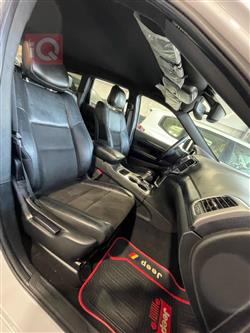 جیپ گراند شیرۆکی